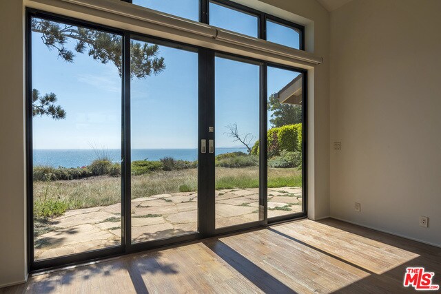 Building Photo - 163 La Jolla Dr