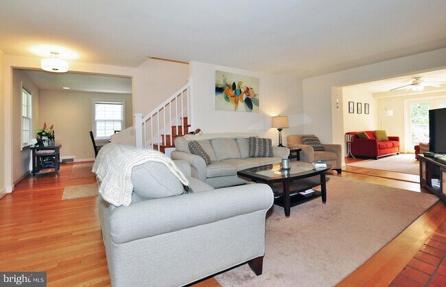 Building Photo - 4306 Kentbury Dr