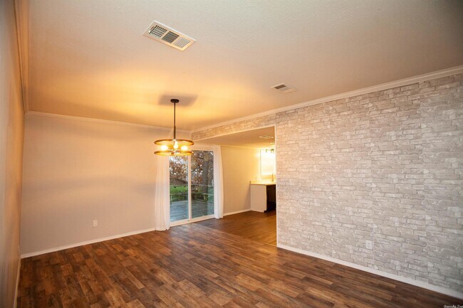 Building Photo - 513 Nan Cir