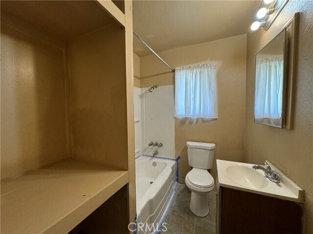 Foto del edificio - 12616 Lambert Rd