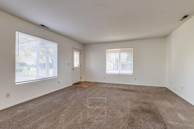 Building Photo - OGDEN DUPLEX (KCK-001-O)