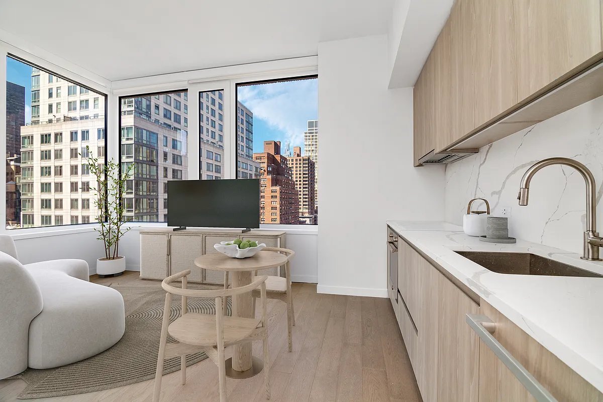 Foto principal - 200 E 23rd St