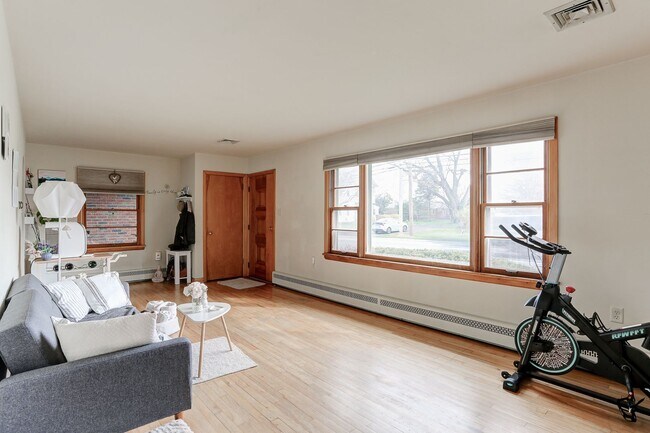 Building Photo - 2 bed 1 bath ranch in Camp Hill Boro