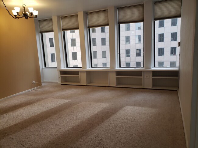 Foto del edificio - 100 E Walton St
