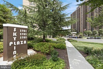 Building Photo - 3705 S George Mason Dr