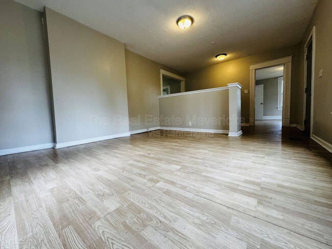 Foto del edificio - 2208 Duncan Ave