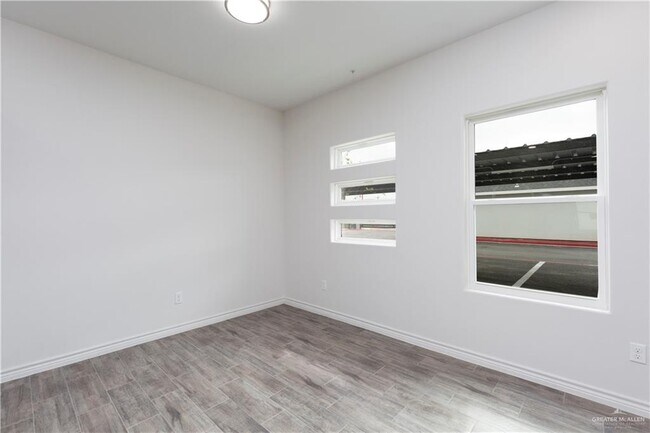Foto del edificio - 815 N 15th Pl