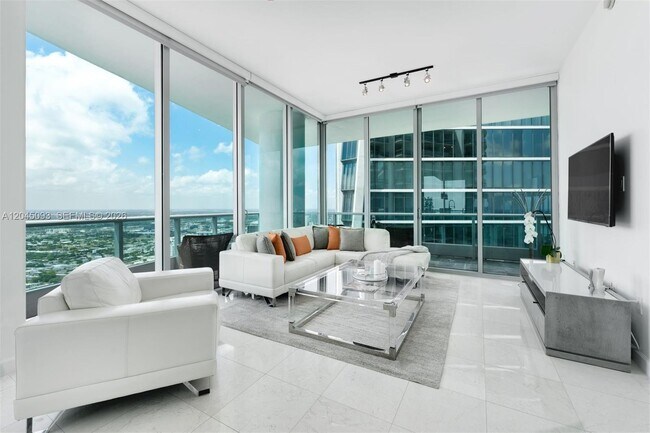 Foto del edificio - 900 Biscayne Blvd