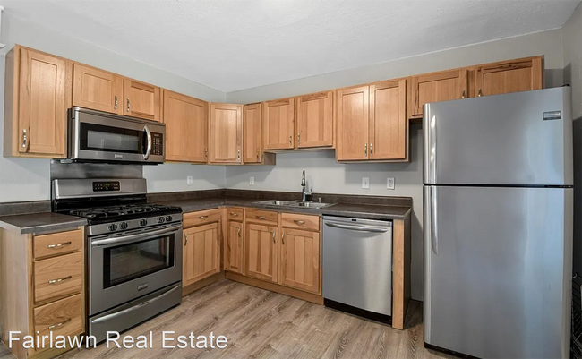 Building Photo - 4 br, 2 bath House - 1305 Centennial Drive