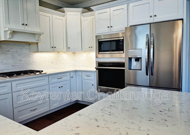 Building Photo - 2338 Large Oak Dr