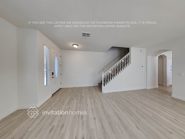 Building Photo - 14536 W Maui Ln
