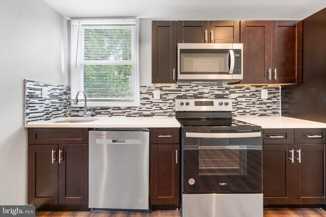Foto del edificio - 4413 Wrenwood Ave