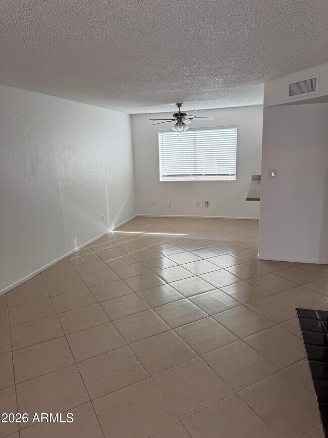 Foto del edificio - 615 N Arrowhead Dr