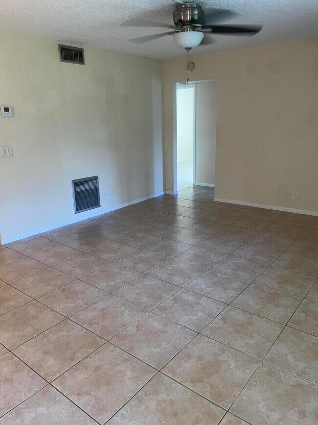 Foto del edificio - 4947 Sable Pine Cir