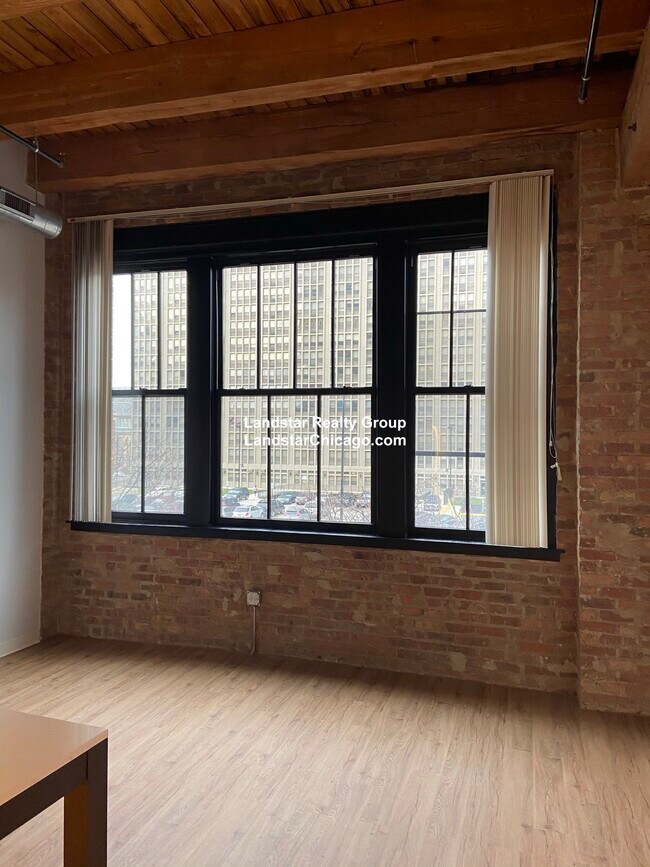 Building Photo - 125 E 21st St
