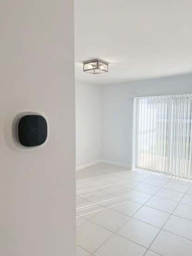 Photo - 2400 NW 98TH LN SUNRISE, FL 33322