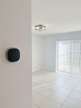 Building Photo - 2400 NW 98th Ln