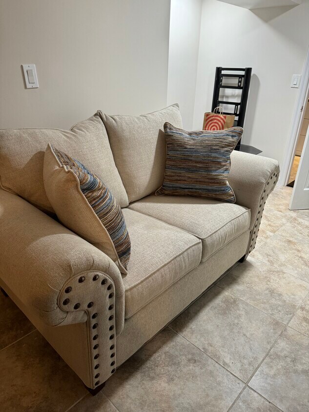 Furnished apartment - 93 Brookside Ave