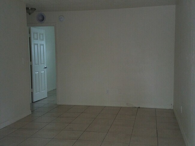 Foto del edificio - 4701 68th St N