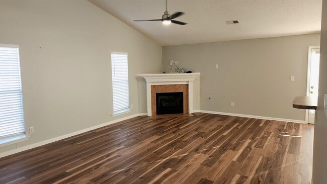 Foto del edificio - 5510 Underwood Cove