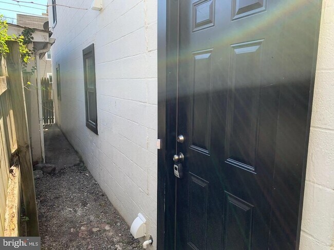 Foto del edificio - 224 1/2 Kern Street Unit 224 1/2