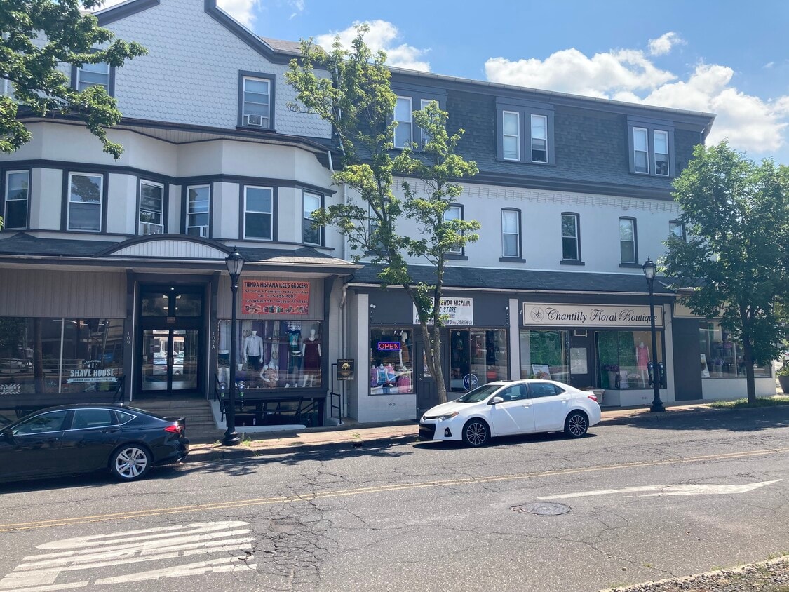 Primary Photo - 109 Walnut St