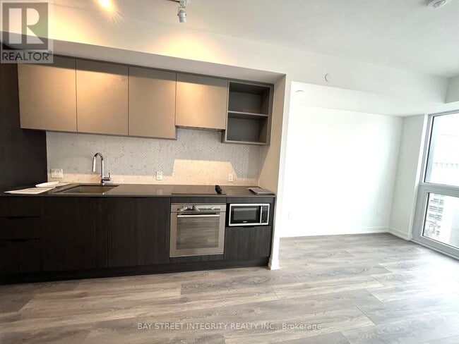 Building Photo - 82 Dalhousie St