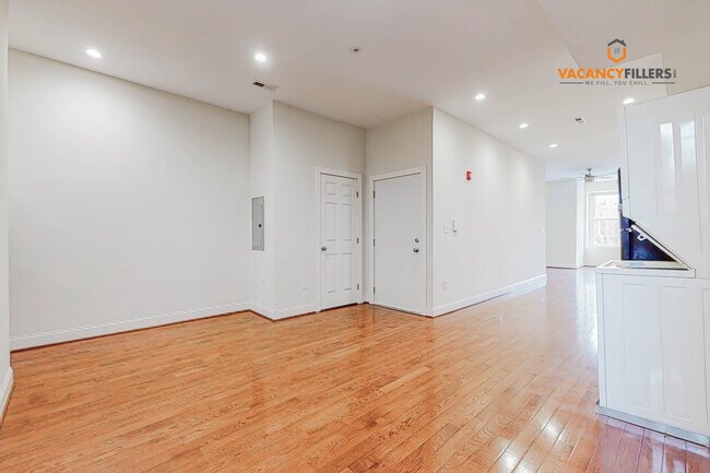 Foto del edificio - 2740 St Paul St