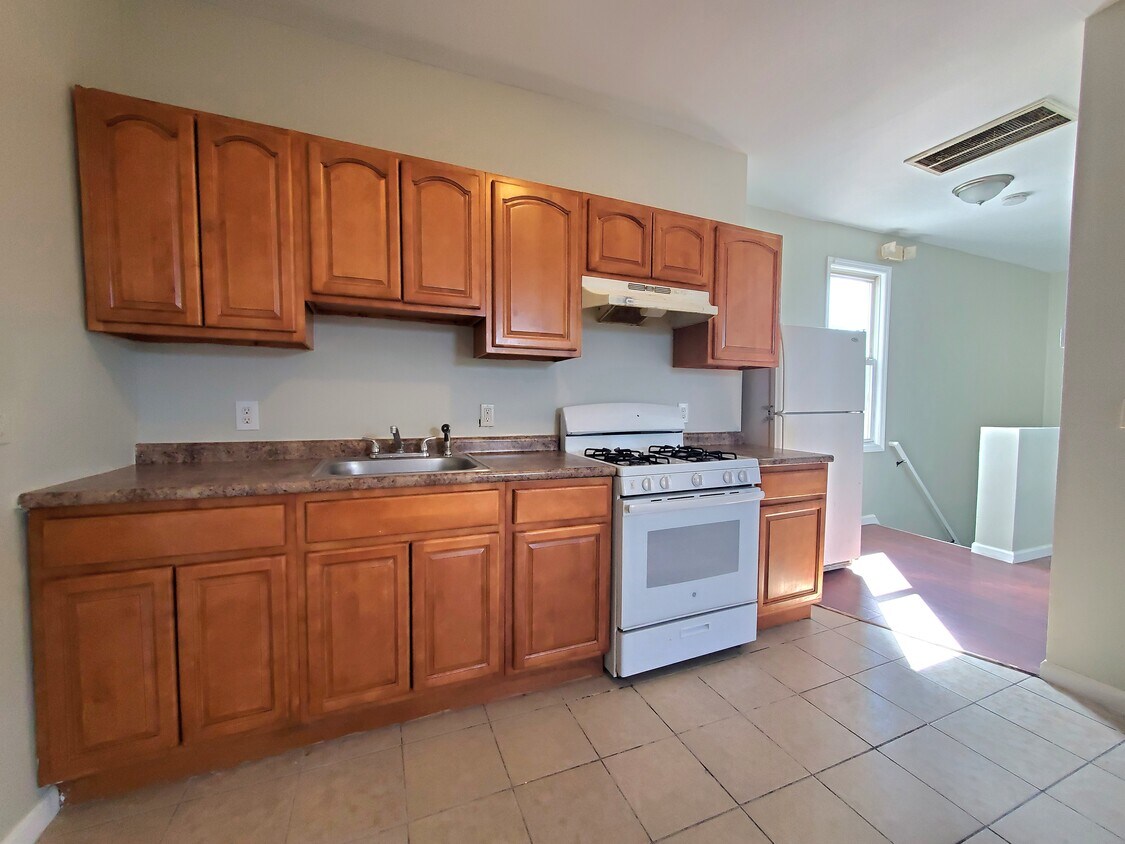 Primary Photo - 354 Bergen St