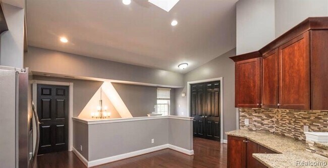 Building Photo - 41475 Copper Creek Dr