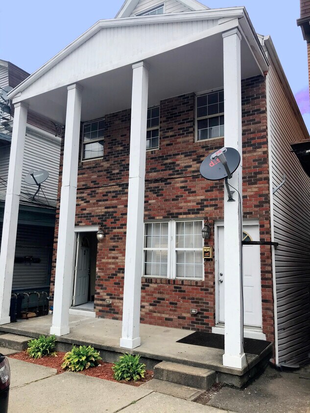 324 Washington Ave, Charleroi, PA 15022 Apartments in Charleroi, PA