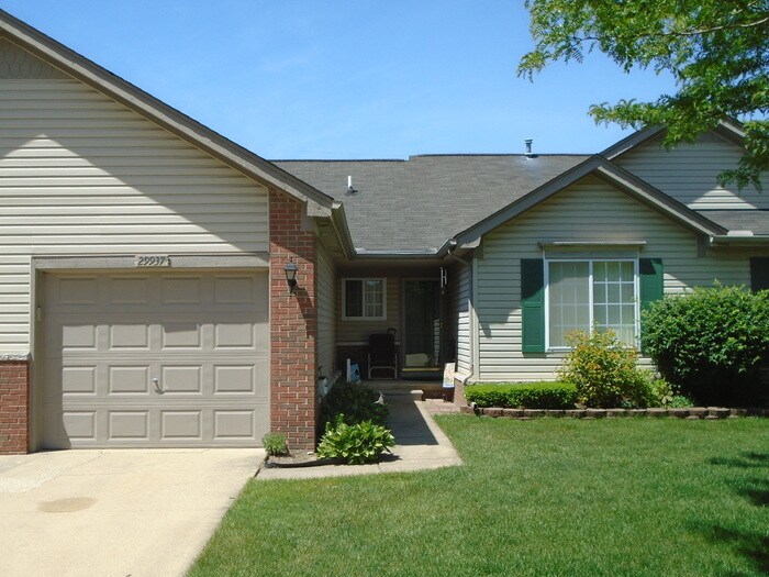 Primary Photo - 29937 Kenwood Ct