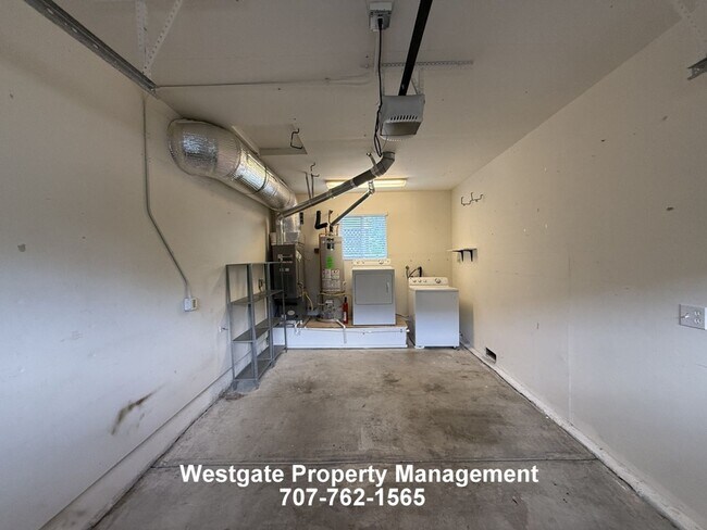 Foto del edificio - Great West Petaluma 2/1.5 Home - 418A Upham Street