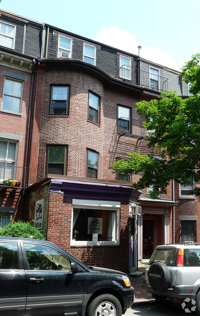 Building Photo - 57-65 Clarendon St