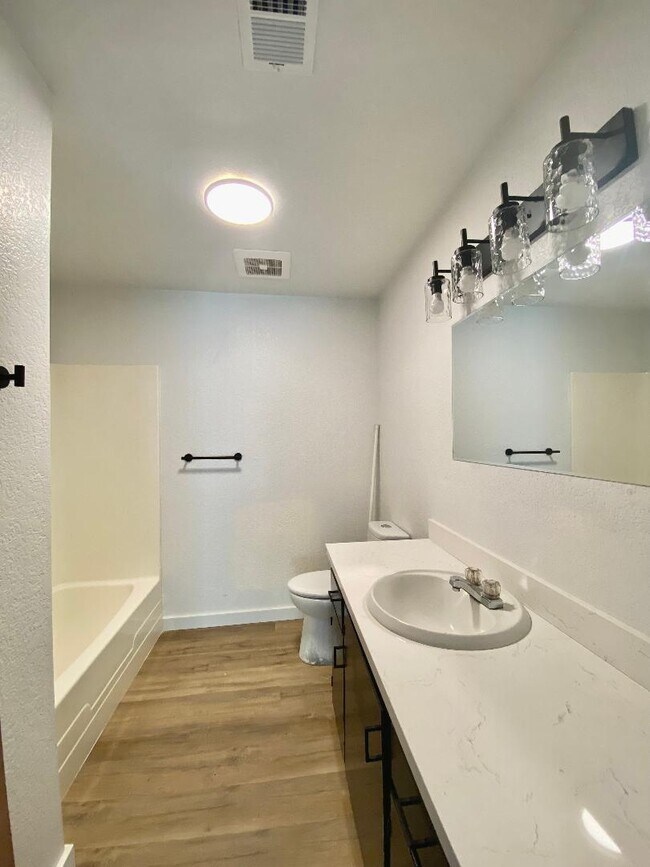 Foto del edificio - 3051 Hazel Ave