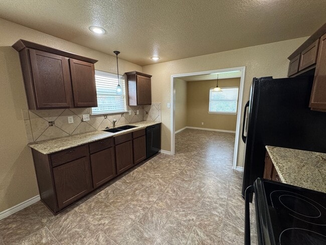 Building Photo - 6304 Castle Gap Dr