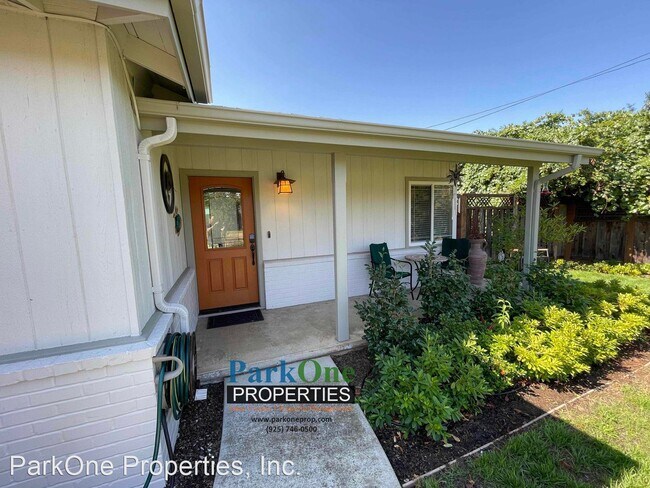 Building Photo - 3 br, 2 bath House - 3424 El Monte Dr.