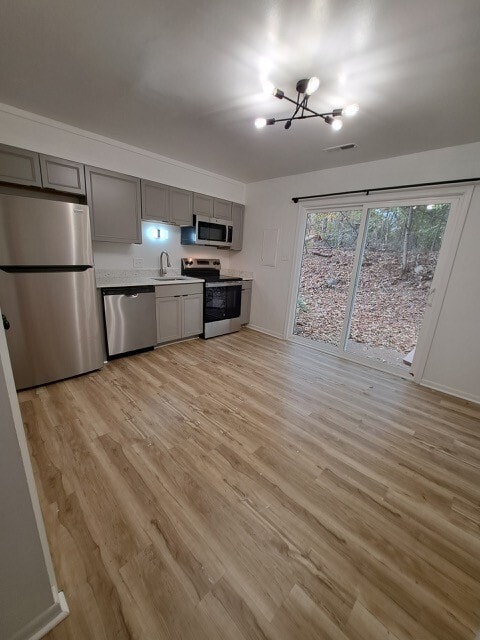 Foto del edificio - Hollymead Square Townhomes