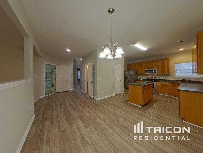Building Photo - 3830 Pauline Ln