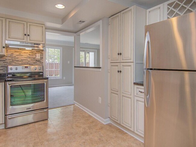Foto del edificio - 244 Greenfield Ct