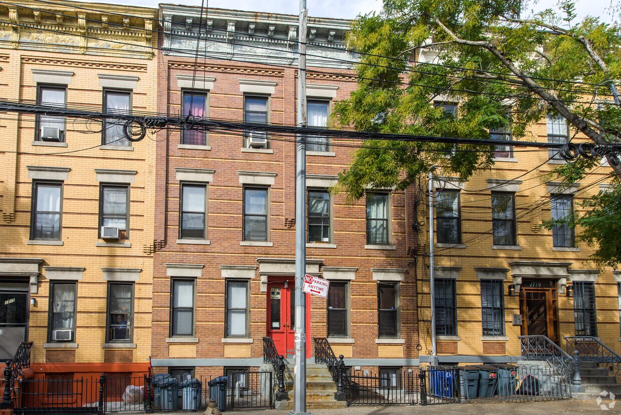 Building Photo - 1717 Gates Ave