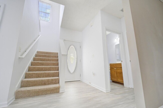 Foto del edificio - 3 Bedroom with a Fabulous Florida Room in Crestview!