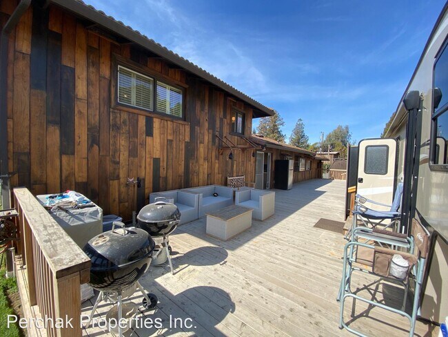Building Photo - 4 br, 3 bath House - 1330 Castle Rock Road