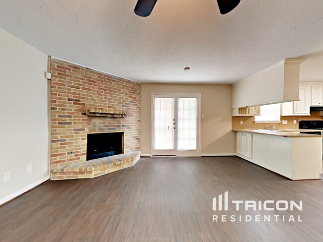Foto del edificio - 5311 Dove Forest Ln