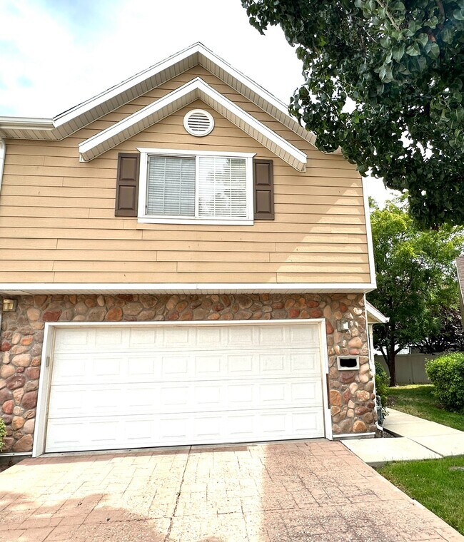 Foto del edificio - 561 E Purple Lilac Ln