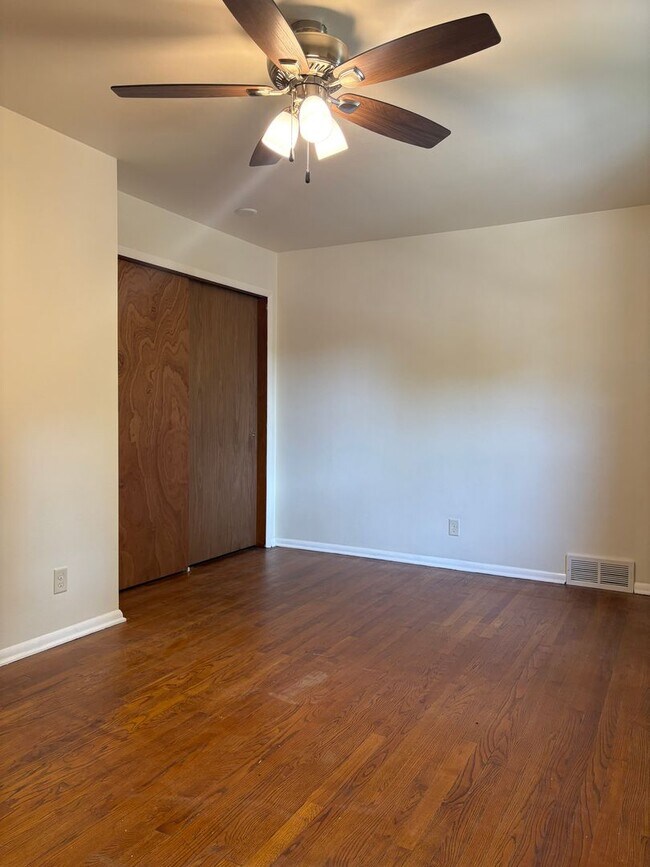 Foto del edificio - 4401-4407 Eastridge Dr