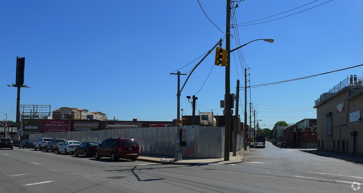 Foto del edificio - 56-08 60th St