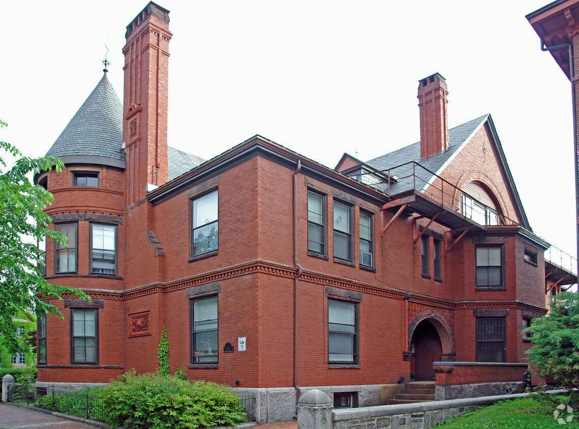 Primary Photo - 131 State St
