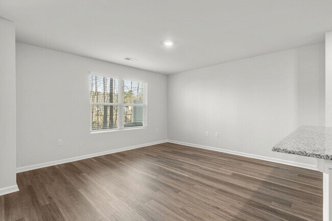 Foto del edificio - 539 Gemstone Blvd