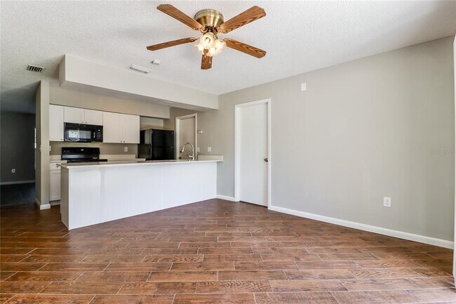 Foto del edificio - 2289 Crystalview Ct